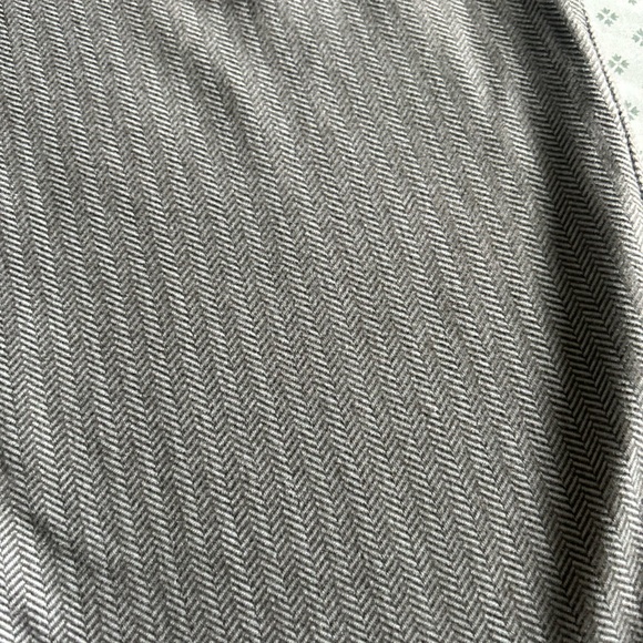 Gorgeous gently used Lululemon cropped stretch drawstring, trousers. - Picture 5 of 5